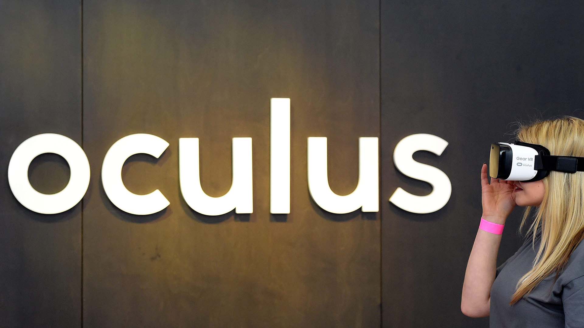 Em 2014 o Facebook adquiriu a Oculus por 2 bilhões de dólares para desenvolver comunicações em VR.