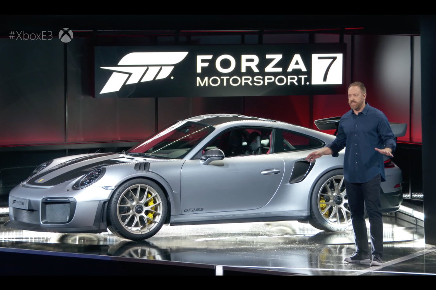 Com direito a carro no palco a anúncio da Porsche, Forza Motorsport 7 foi o primeiro anúncio da conferência.